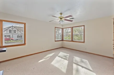 1502 NW Lawnridge Avenue Grants Pass OR 97526