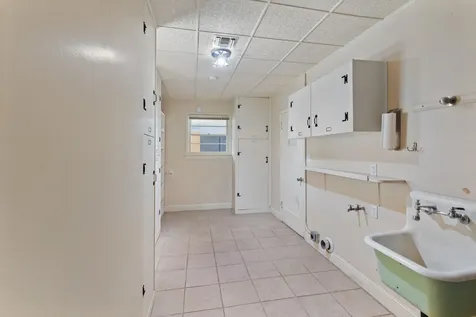 1502 NW Lawnridge Avenue Grants Pass OR 97526