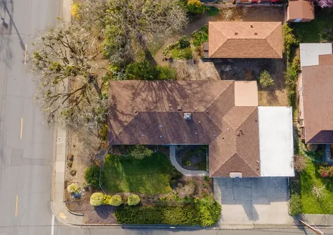 1502 NW Lawnridge Avenue Grants Pass OR 97526