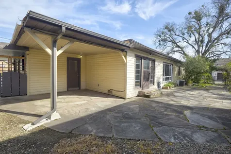 1502 NW Lawnridge Avenue Grants Pass OR 97526