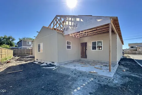 315 E Rapp Road Talent OR 97540