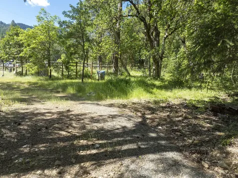 401 China Creek Road Williams OR 97544