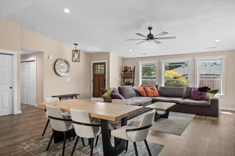 20 Penny Court Shady Cove OR 97539