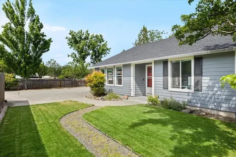 20 Penny Court Shady Cove OR 97539