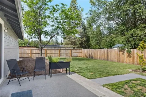 20 Penny Court Shady Cove OR 97539