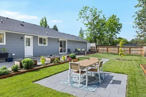 20 Penny Court Shady Cove OR 97539
