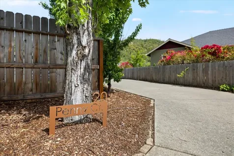 20 Penny Court Shady Cove OR 97539