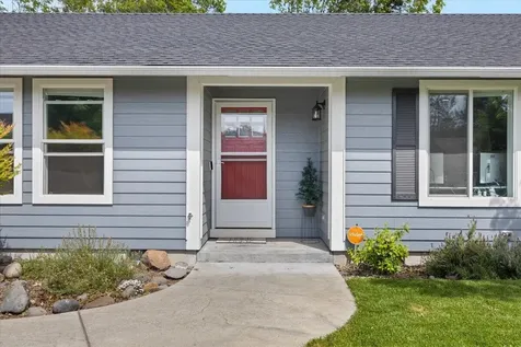 20 Penny Court Shady Cove OR 97539