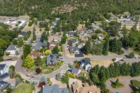 20 Penny Court Shady Cove OR 97539