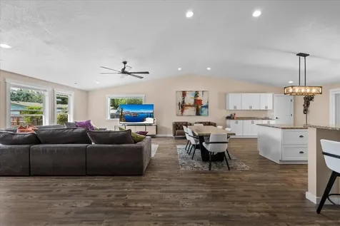 20 Penny Court Shady Cove OR 97539