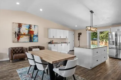 20 Penny Court Shady Cove OR 97539