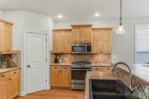 60320 Sage Stone Loop Bend OR 97702