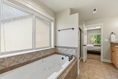 60320 Sage Stone Loop Bend OR 97702