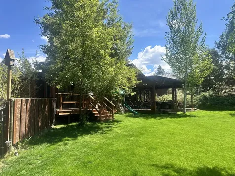 64901 Glacier View Drive Bend OR 97703