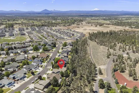 2958 NW 19th Street Redmond OR 97756