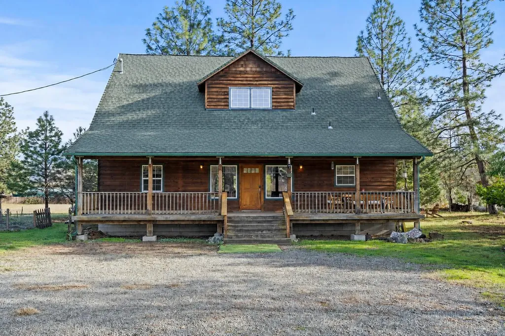 1190 Cedar Flat Road Williams OR 97544
