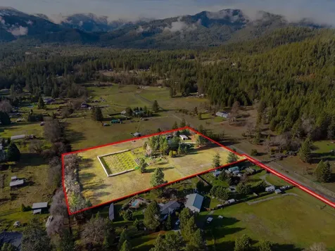 1190 Cedar Flat Road Williams OR 97544