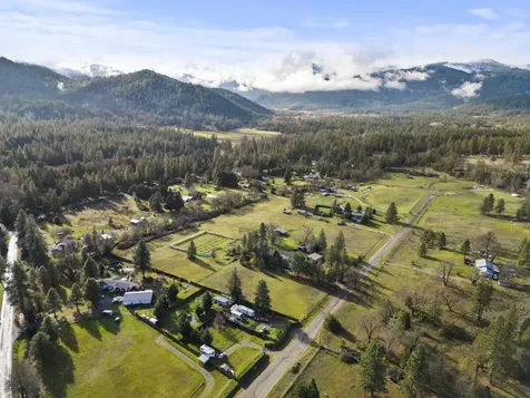 1190 Cedar Flat Road Williams OR 97544