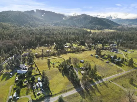 1190 Cedar Flat Road Williams OR 97544