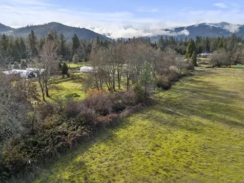1190 Cedar Flat Road Williams OR 97544