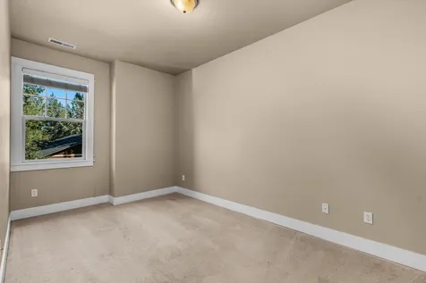 176 S Timber Pine Place Sisters OR 97759