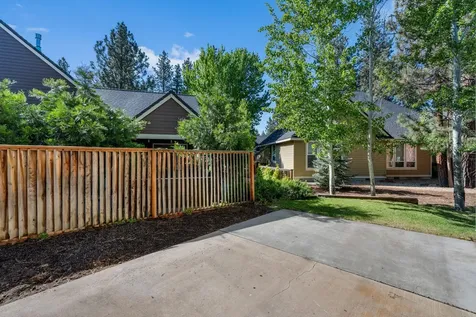176 S Timber Pine Place Sisters OR 97759