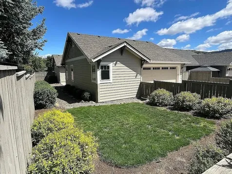 3752 Sunleaf Avenue Medford OR 97504