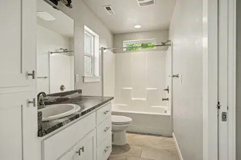 2201 Westwood Drive Medford OR 97501