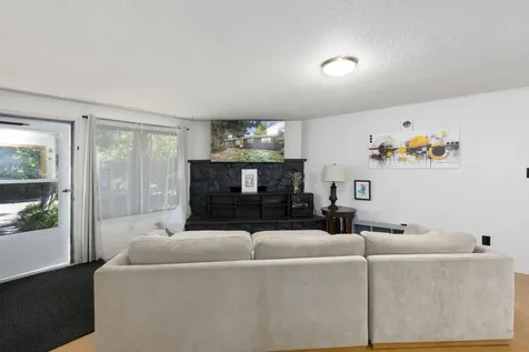 374 Cambridge Street Ashland OR 97520