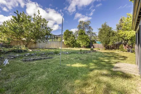 374 Cambridge Street Ashland OR 97520