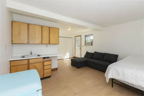 374 Cambridge Street Ashland OR 97520
