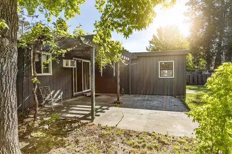 374 Cambridge Street Ashland OR 97520