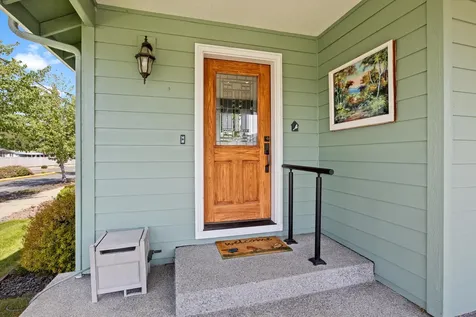 102 SW Pintail Court Grants Pass OR 97527