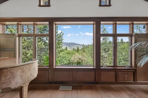 237 Granite Street Ashland OR 97520