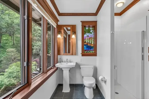 237 Granite Street Ashland OR 97520