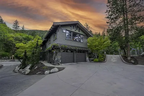 237 Granite Street Ashland OR 97520