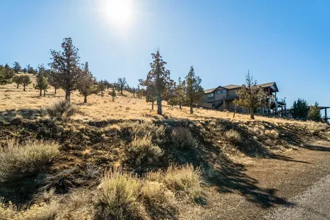 904 Highland View Loop Redmond OR 97756