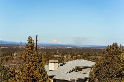 904 Highland View Loop Redmond OR 97756
