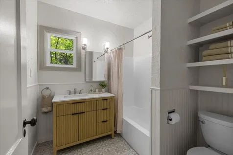 579 Franquette Street Medford OR 97501