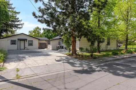 579 Franquette Street Medford OR 97501