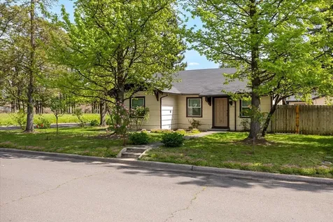 579 Franquette Street Medford OR 97501