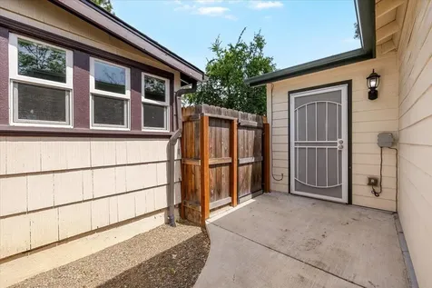 579 Franquette Street Medford OR 97501