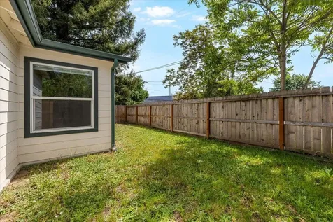 579 Franquette Street Medford OR 97501
