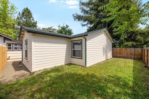 579 Franquette Street Medford OR 97501