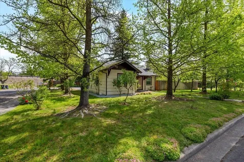 579 Franquette Street Medford OR 97501
