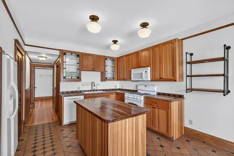 19 Gresham Street Ashland OR 97520
