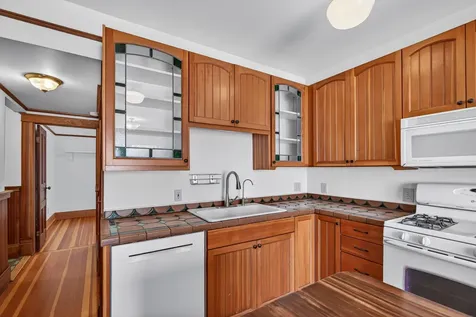 19 Gresham Street Ashland OR 97520