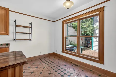 19 Gresham Street Ashland OR 97520