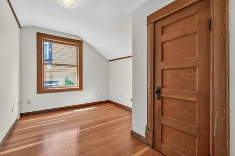 19 Gresham Street Ashland OR 97520