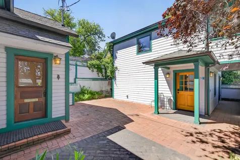 19 Gresham Street Ashland OR 97520